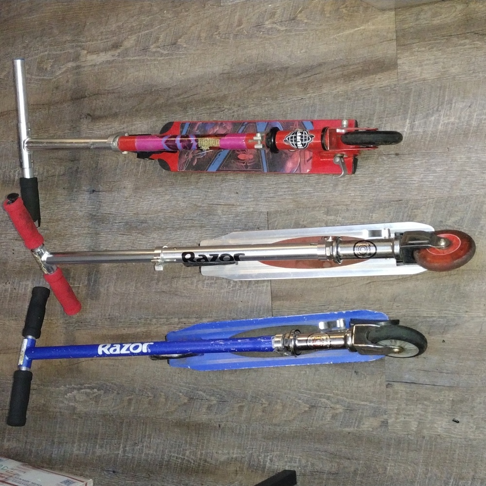 RAZOR SCOOTERS